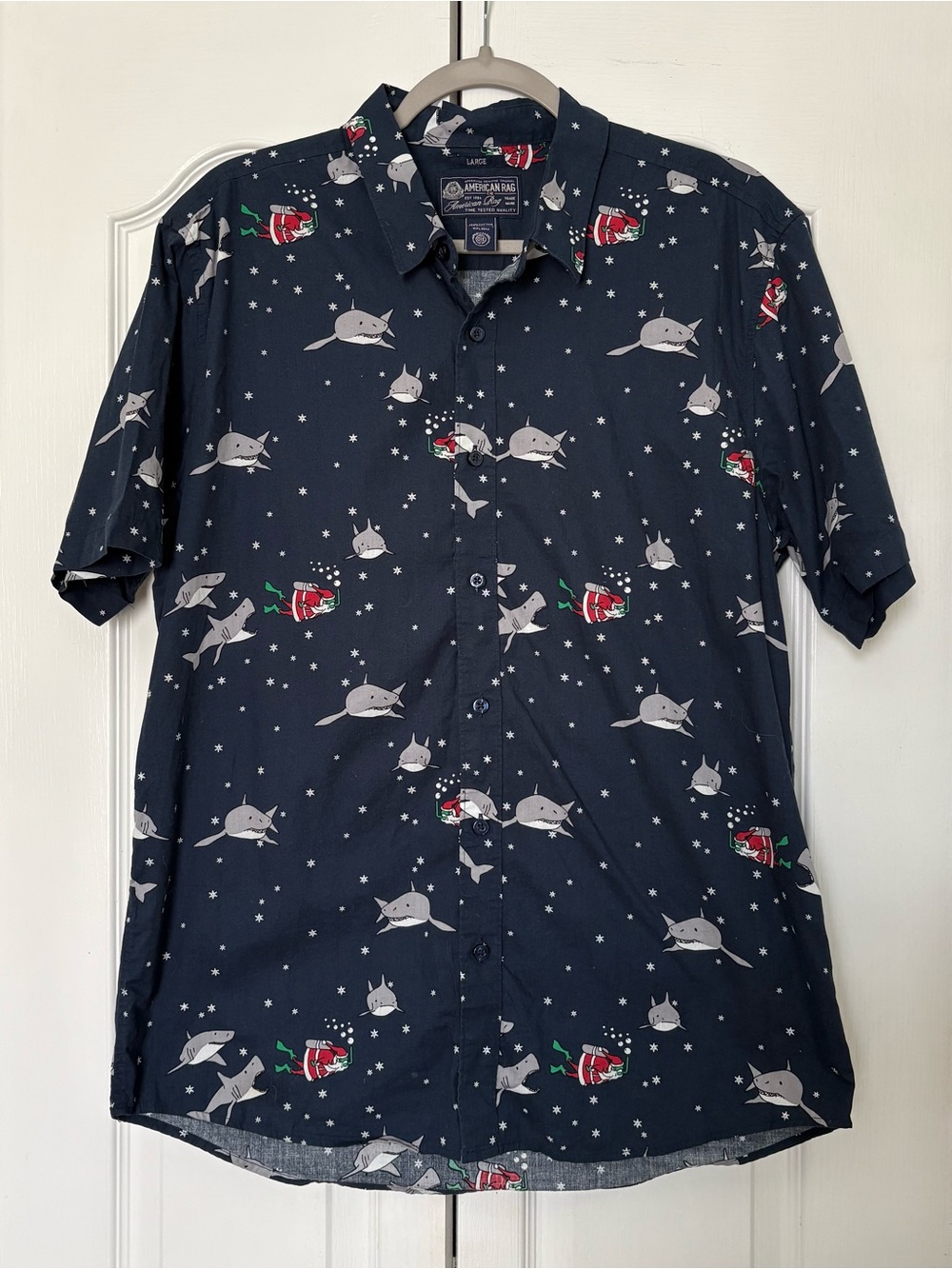 American Rag Men’s L Xmas Shark Santa Short Sleeve Button Up Cotton Shirt